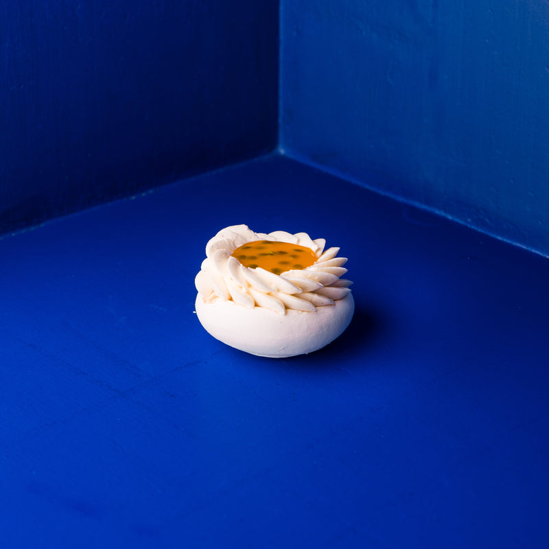 Passion fruit pavlova