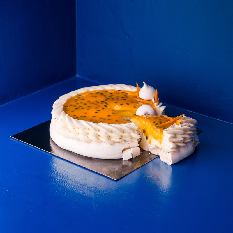 Passion fruit pavlova (serves six)