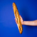Baguette-Hand-1-carre-scaled