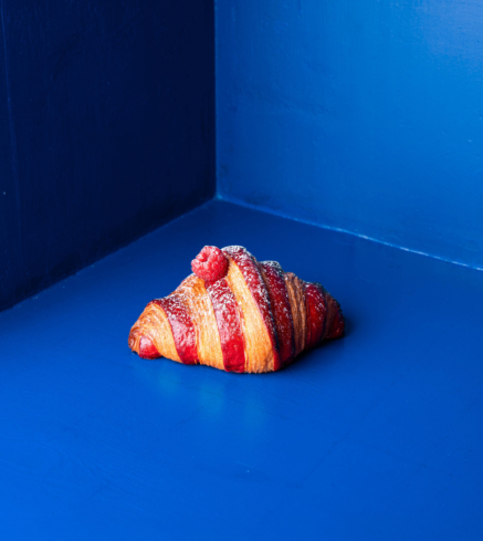 Croissant framboise gipfeli iconic raspberry himbeeren french français boulangerie juliette